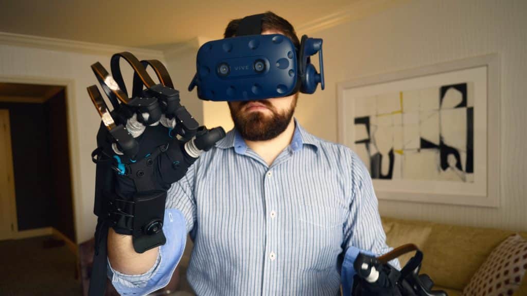 Основатель Oculus предлагает создавать видеоигры, в которых можно получить реальные травмы