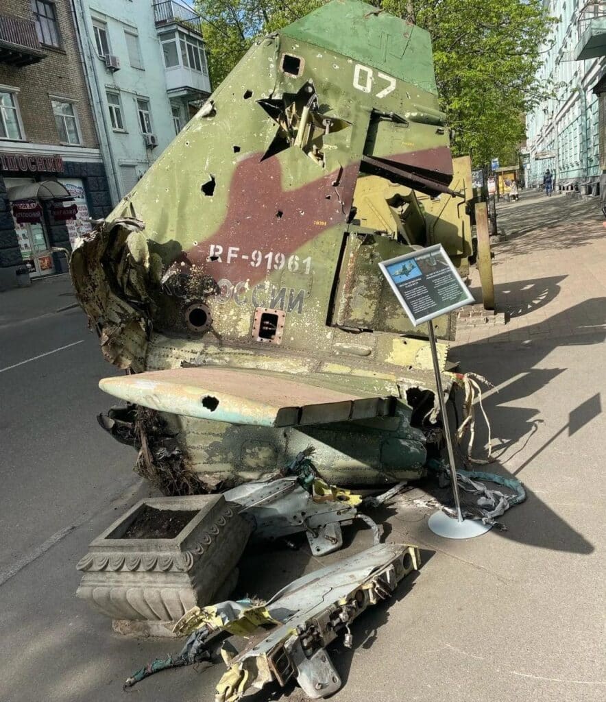 В центре Киева можно посмотреть на уничтоженную технику российской армии - фото
