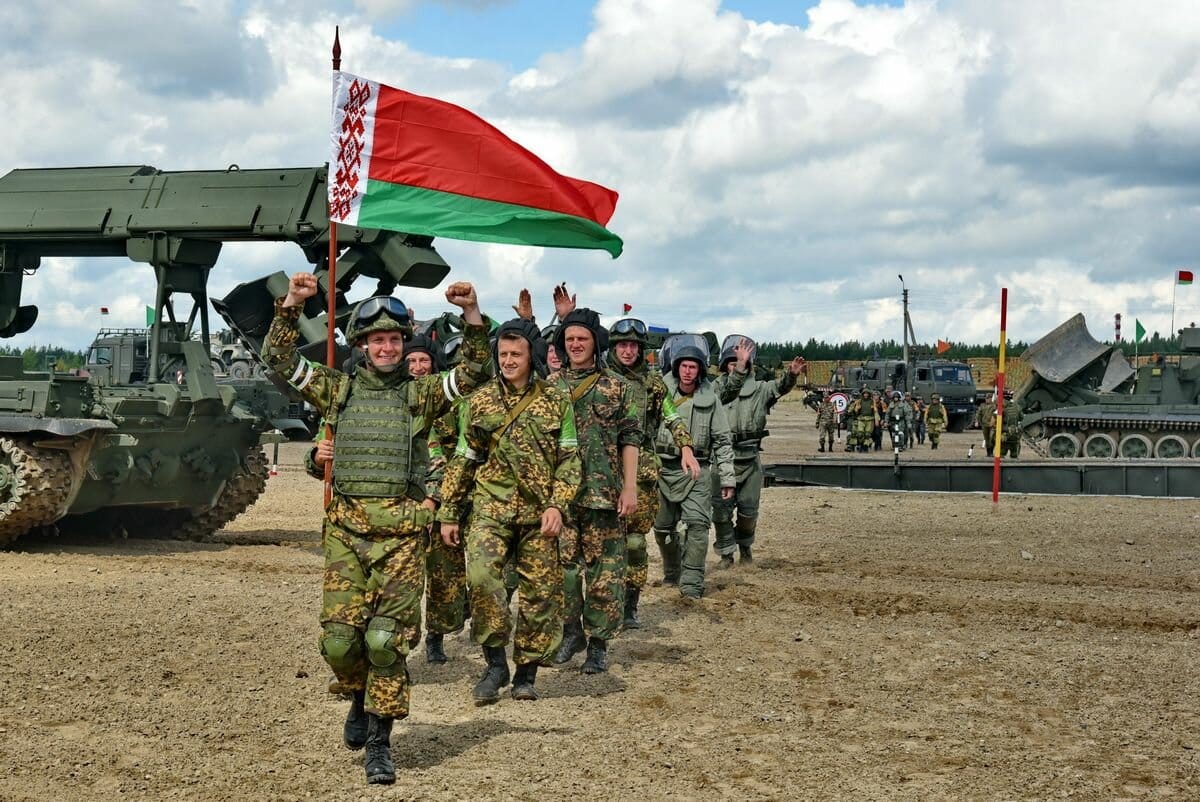 В Беларуси устроили командно-штабные учения военных: тренируются "освобождать территории"