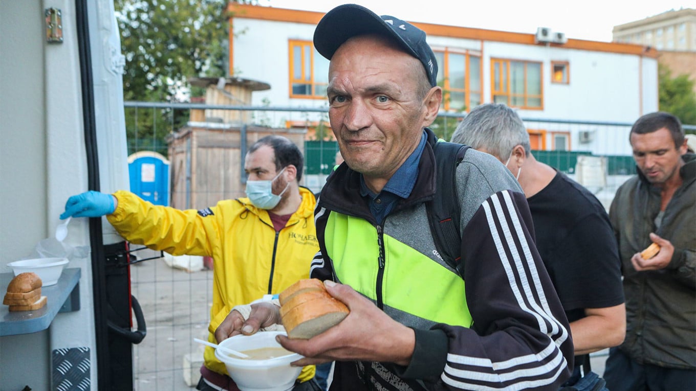 В Санкт-Петербурге ищут контрактников среди бездомных