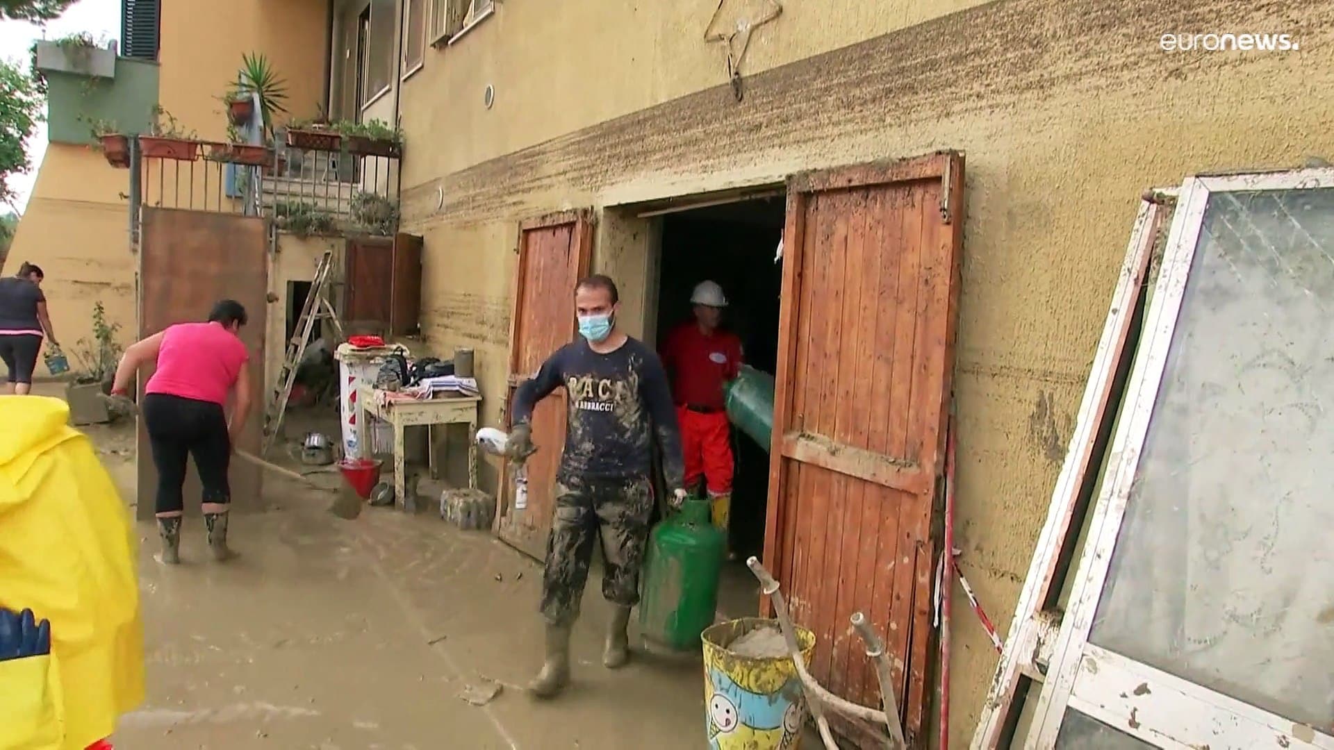 Число жертв наводнения в Италии увеличилось до 11 человек