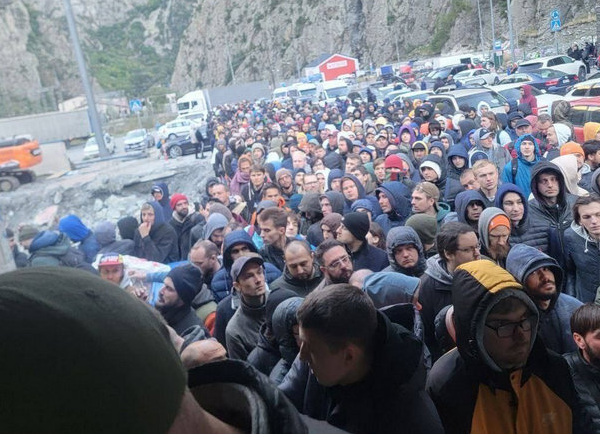 На границе с Грузией образовалась очередь больше 20 км