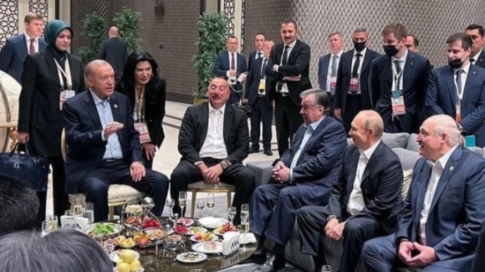 Лидер Китая пропустил ужин с Путиным и Эрдоганом на совместном саммите