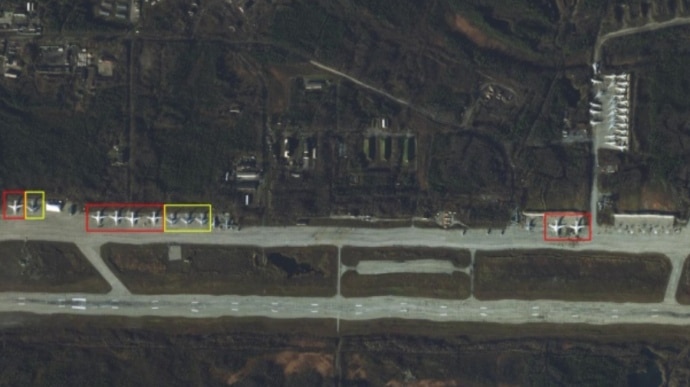 На российской авиабазе Оленья на Кольском полуострове, что у границы Норвегии, были переброшены стратегические бомбардировщики