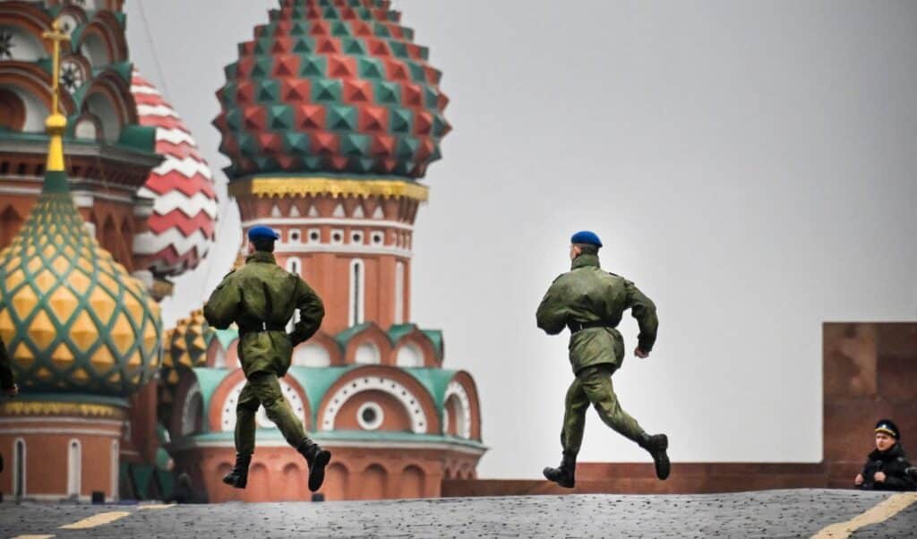 Трое мобилизованных солдат погибли в армейском учебном центре в России