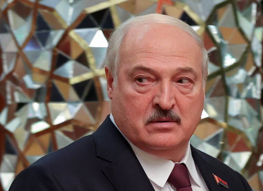 СМИ: Лукашенко решил объявить в Беларуси скрытую мобилизацию