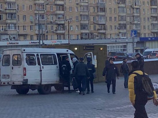 Жители Москвы и Петербурга сообщили о полицейских «облавах» на мужчин из-за мобилизации