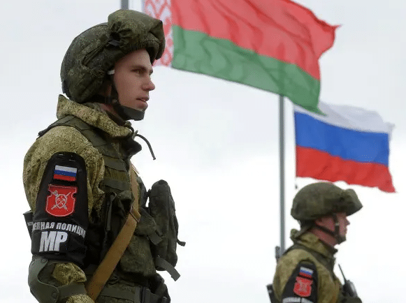 Беларусь планирует создать общую военную базу с РФ