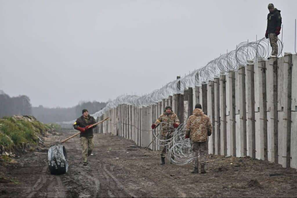 Украина начала строительство стены на границе с беларусью