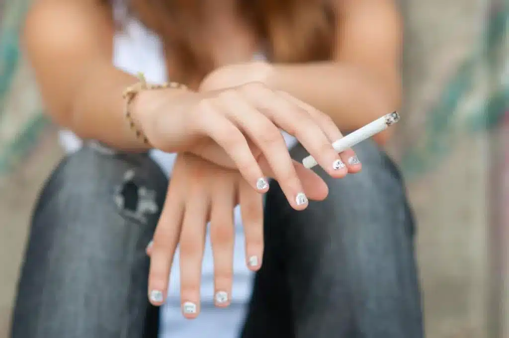 Новая Зеландия первой в мире запретит курение сигарет для следующего поколения