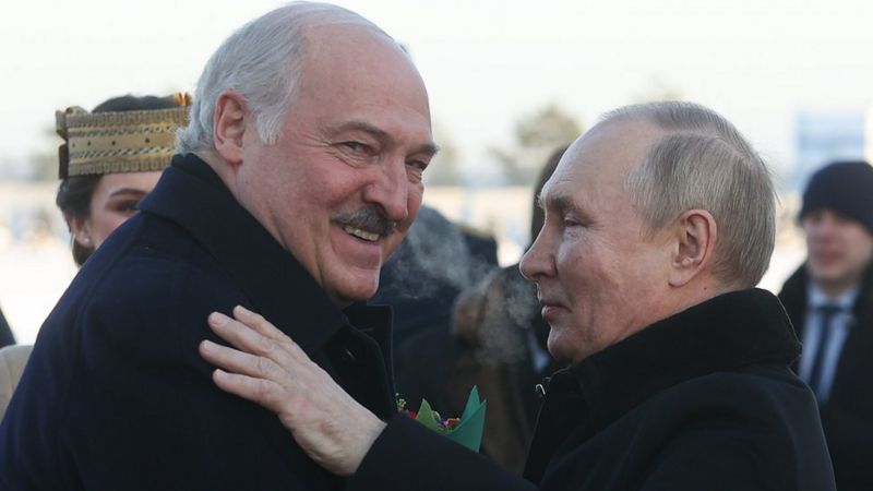 Путин прилетел в Минск для переговоров с Лукашенко