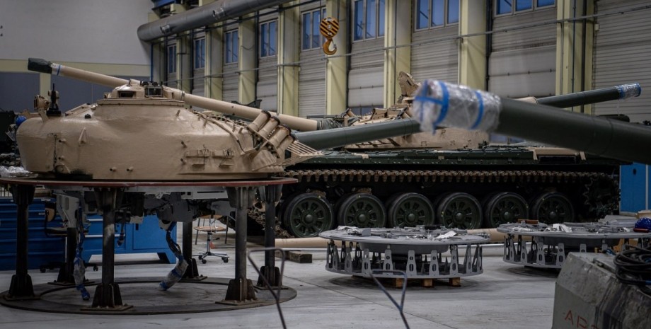 Марокко отправило Украине танки Т-72Б, их ремонтируют в Чехии