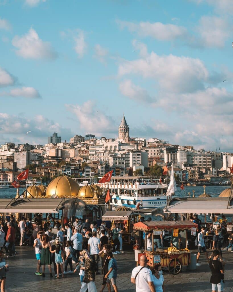 80% жителей Стамбула выступают против строительства канала