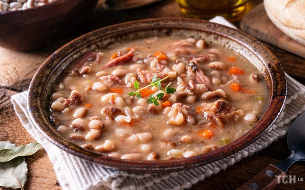 Суп с ветчиной и фасолью: рецепт идеального зимнего блюда