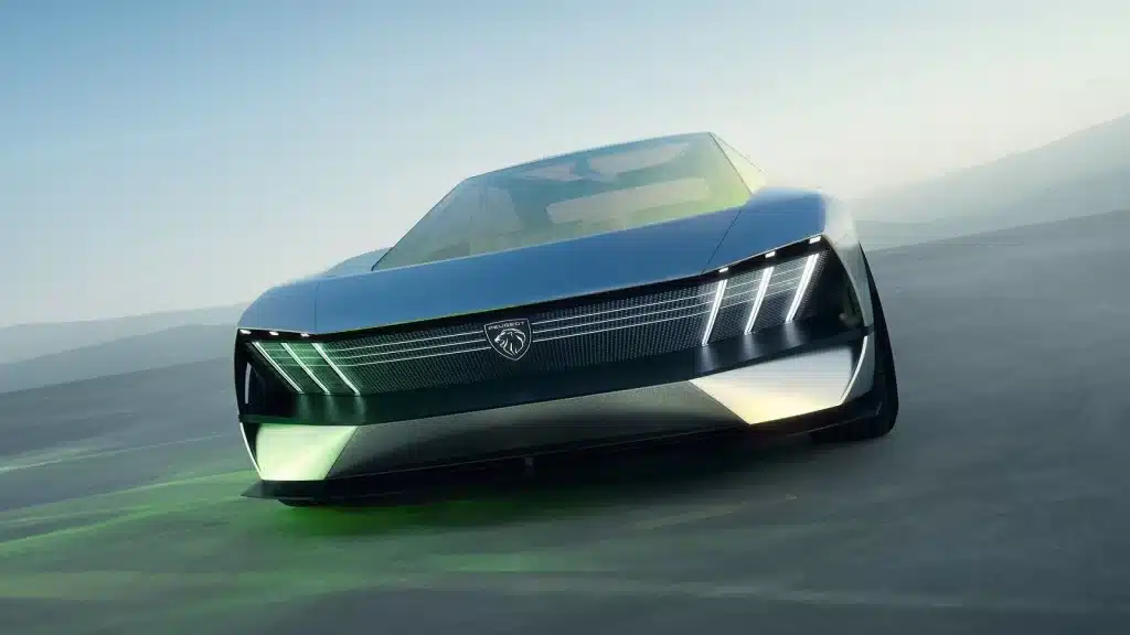 Peugeot Inception оснащен новой электрической установкой